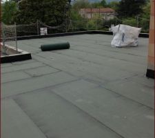 Toiture terrasse en cours d'étanchéité
