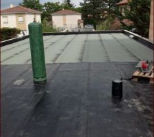 Toiture terrasse en cours d'étanchéité