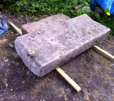 Petit banc récupéré, plus de 100kgs quand même...