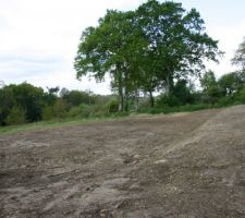 Nivellement du terrain pour elaboration du jardin