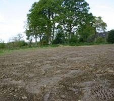 Nivellement du terrain pour elaboration du jardin
