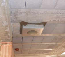 Départ du conduit de cheminée au RDC