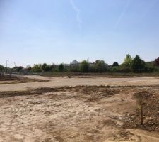 Vue depuis le terrain &agrave; jcp91, terrain de l'epa dans le fond