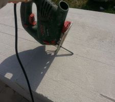 La scie sauteuse rentre comme dans du beurre dans le BC