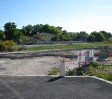 Ensemble garage et maison par accès voiture