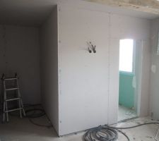 Cloison fond de chambre vers cuisine