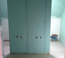 La salle de bain du haut. Derniere etape de la maison