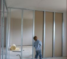 7 mai 2014: début de la pose des BA13 pour les cloisons intérieures