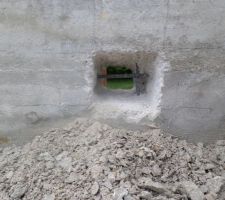 Carottage acrotère : évacuation eaux de pluie carré 12cm X 14cm