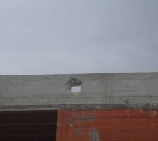 Trou carré pour pose des boites à eaux et gouttières en toiture