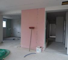 Salon / vers cuisine / toilettes / entrée / buanderie / bureau