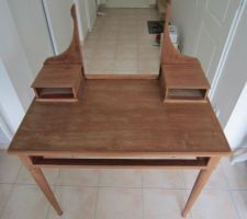 Coiffeuse apr&egrave;s pon&ccedil;age.