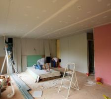 Placo en cours de la pi&egrave;ce &agrave; vivre