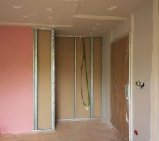 Placard entr&eacute;e et placo pour le poele &agrave; bois