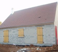 Vue arrière de la maison avec ses volets