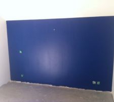 Le mur de la chambre bleue, comment dire....c'est bleu!