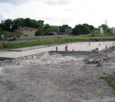 Remblai entre soubassement, constitué par un apport de sable, vue générale