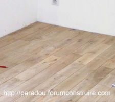 Parquet posé dans la chambre avant