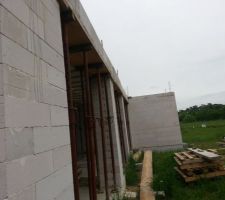 Les planelles sud ; pas tr&egrave;s joli joli tout &ccedil;a, c'est bien pench&eacute;...