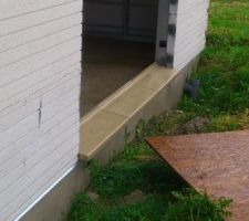 Ah! alors celle ci elle est rigolote, voici les appuis de fenêtres des baies vitrées !!!