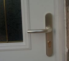 Porte d'entrée, fermée à clef