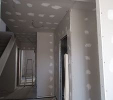 Finition cloisons et plafonds / couloir