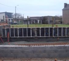 Coulage de la dalle et preparation des linteaux de la grande baie de 5m40 et du garage