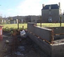 Coulage de la dalle et preparation des linteaux de la grande baie de 5m40 et du garage