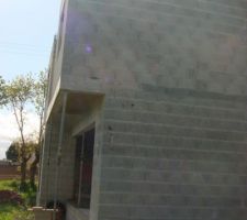 D&eacute;coffrage du plancher et pr&eacute;paration du toit plat avec encore une dalle pleine