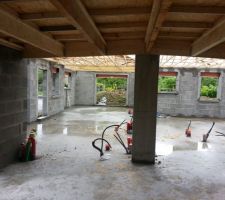 Contours et appuis de fenêtres (vue du garage)