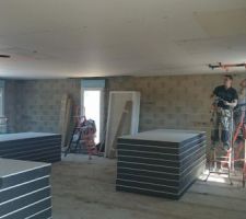 Voila hauteur sous plafond 2.5m en une journée le faux plafond est posé!!