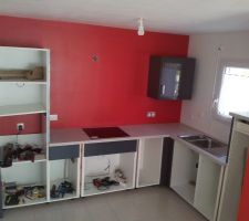 La cuisine en plein montage (apr&egrave;s 9 jours de travaux)