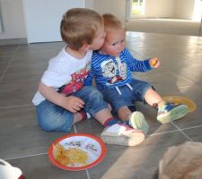 Premier repas improvisé dans la nouvelle maison :)