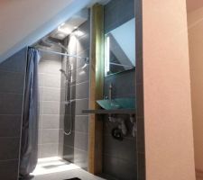 Salle d eau suite parentale. .