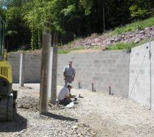Placement des canalisation avant réalisation de la dalle de sou-sol.